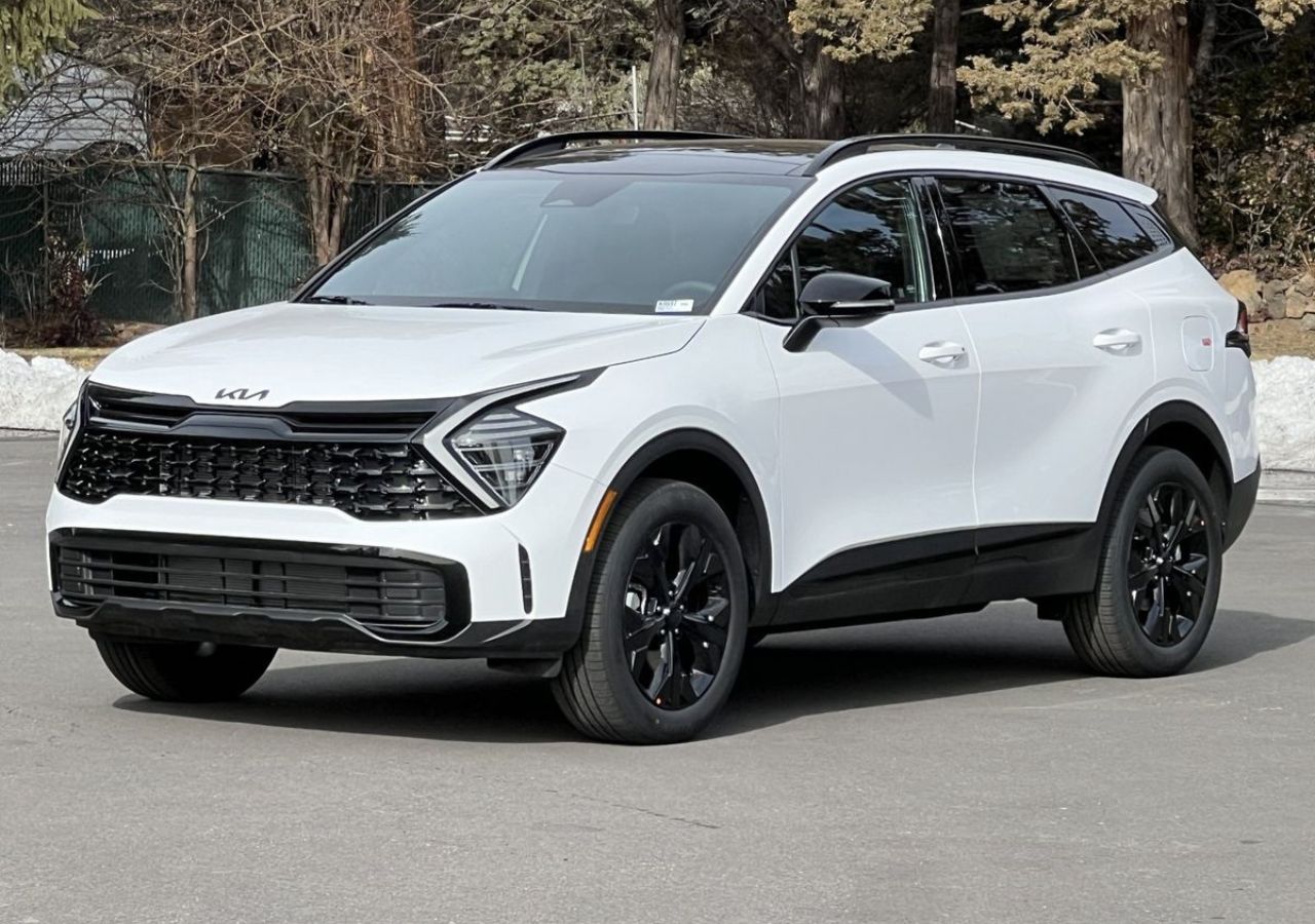 Kia Carnival 2025 Review: The...