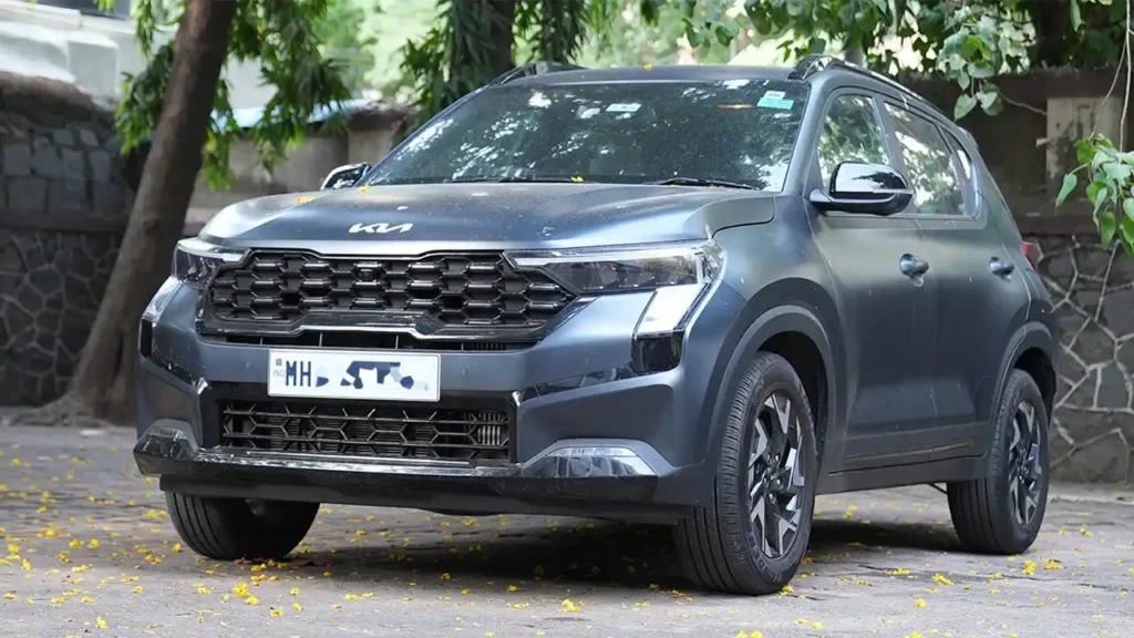 Kia’s Superstar Carens Sells 7,921 Units, Leaves Seltos and Sonet Behind