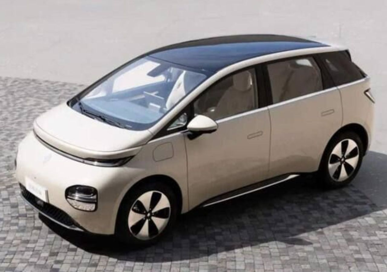 MG Windsor EV Launched: Luxury...