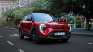 Sunroof and 10.25 Inch Display at Lower Price Mahindra Cuts ₹20000