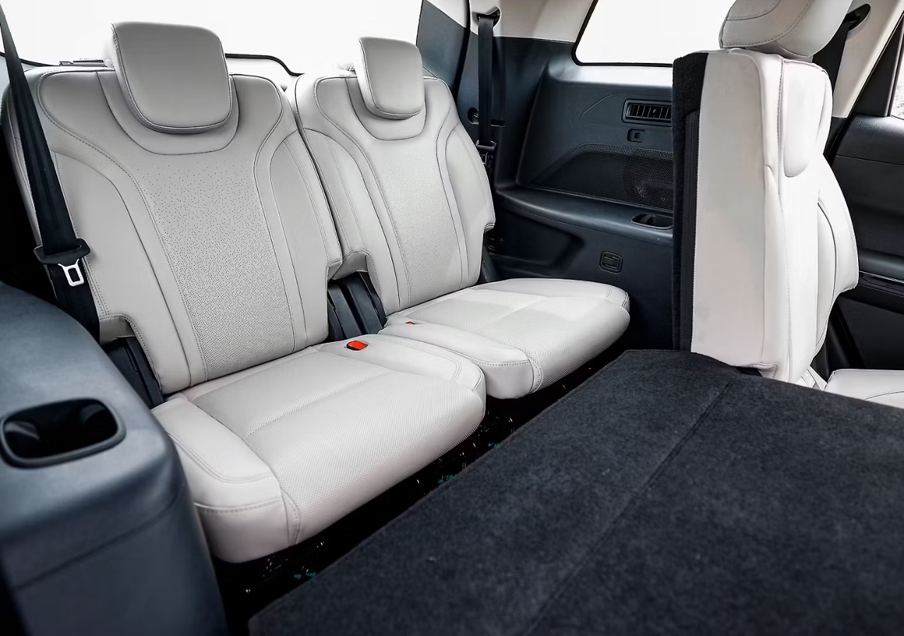 Mahindra XUV700 Electric – Bold...