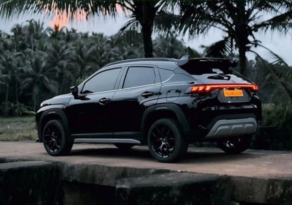 Maruti Suzuki Fronx 2025 Review: The Perfect Blend of SUV Style & Hatchback Practicality?