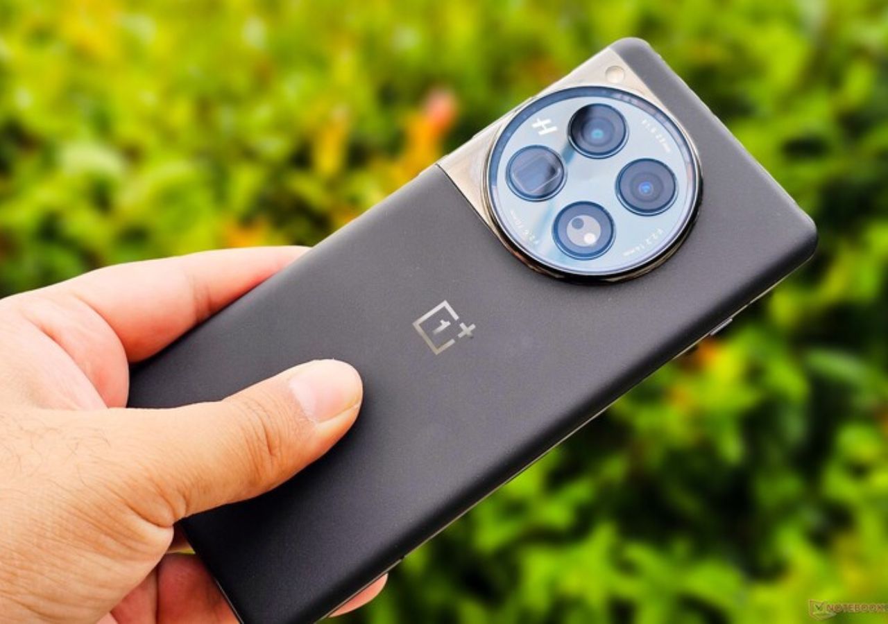 OnePlus 12 5G Review (2025):...