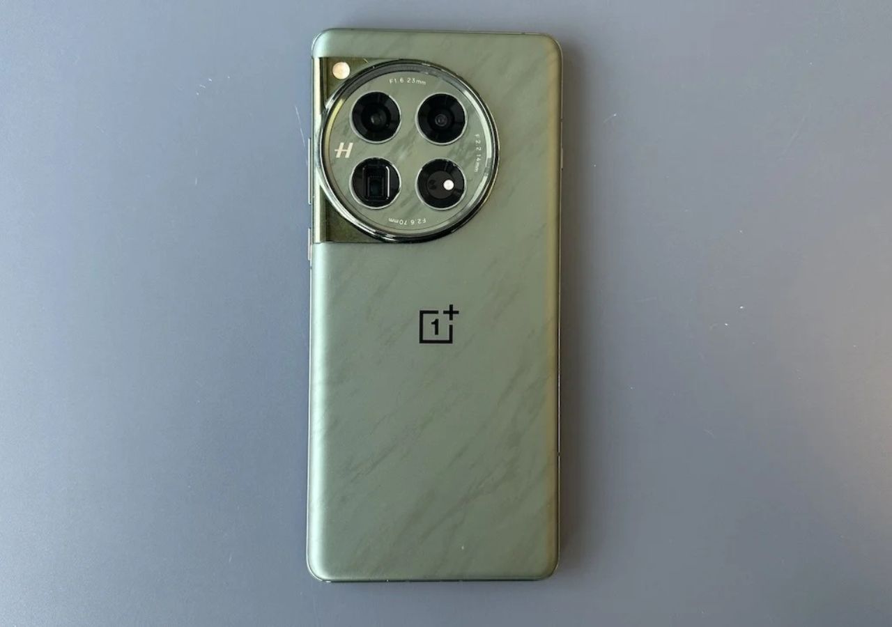 OnePlus 12 5G Review (2025):...