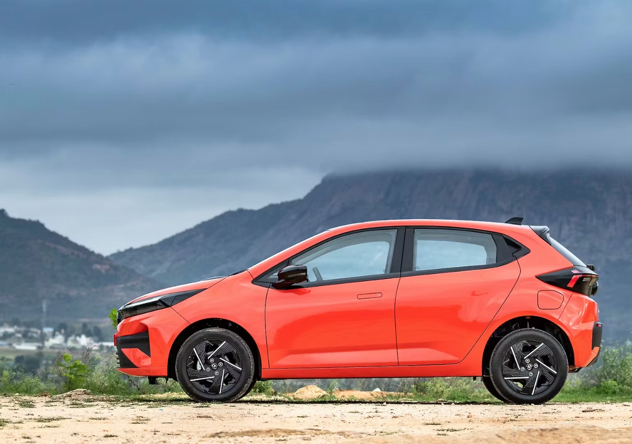 Tata Altroz 2024: A Complete...