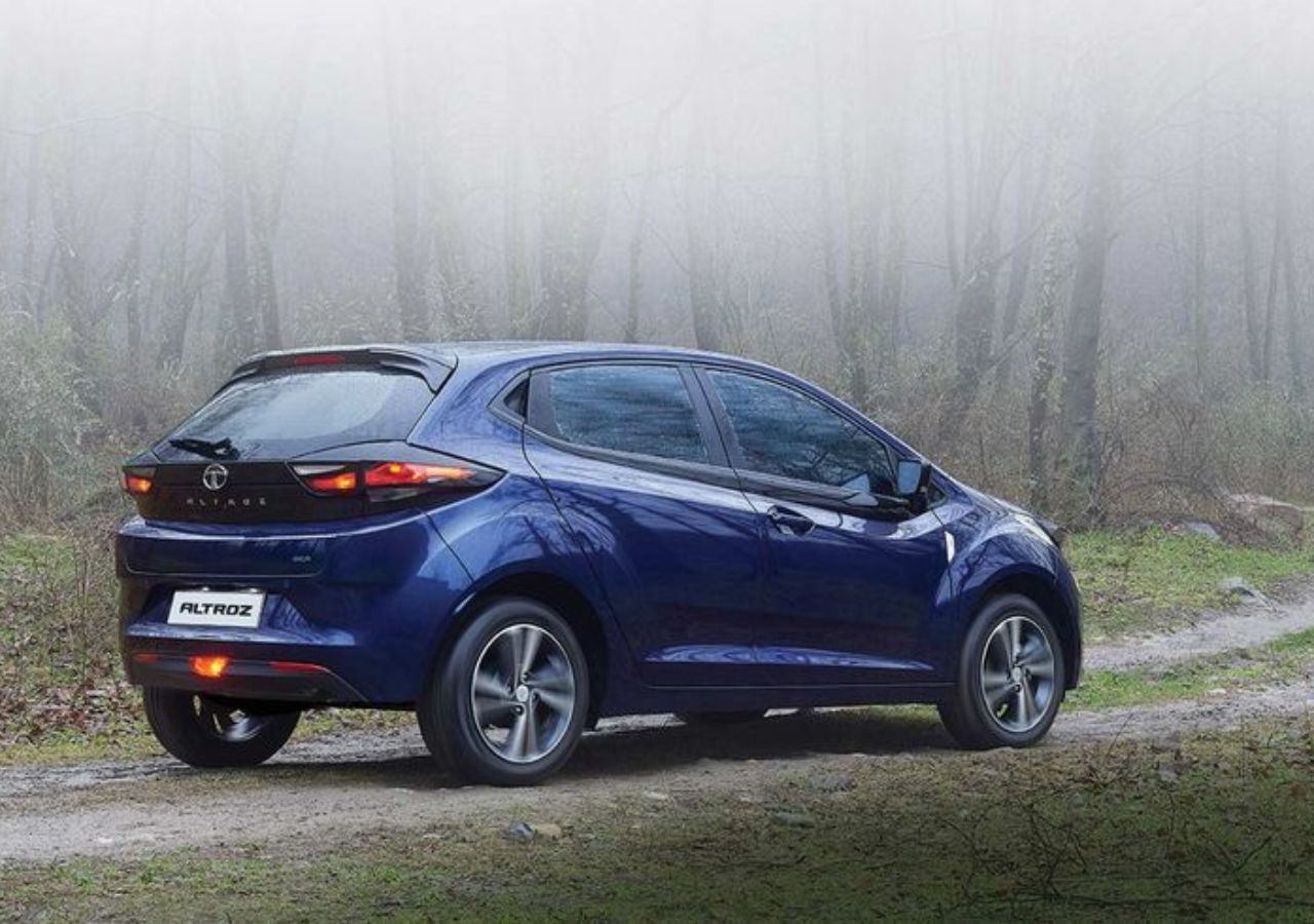 Tata Altroz 2025 Review: Bold...
