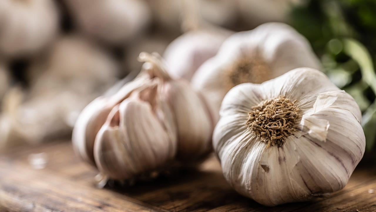 Benifits Of Garlic लहसुन के...