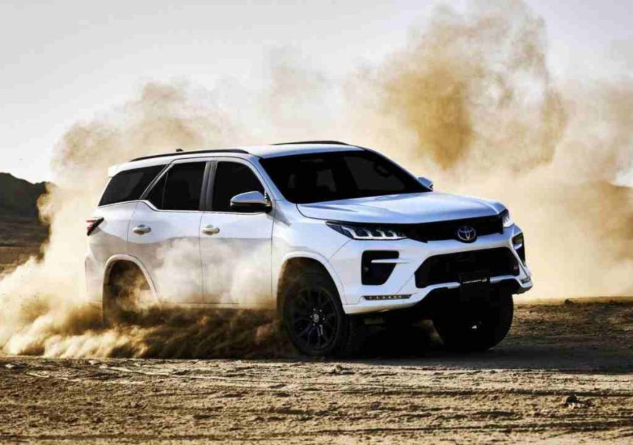 Toyota Fortuner 2025: Premium 7-Seater...