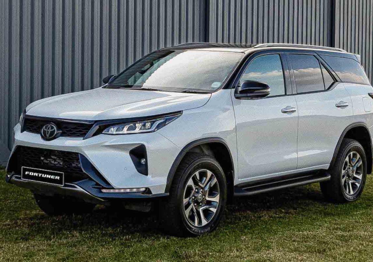 Toyota Fortuner 2025: Premium 7-Seater...