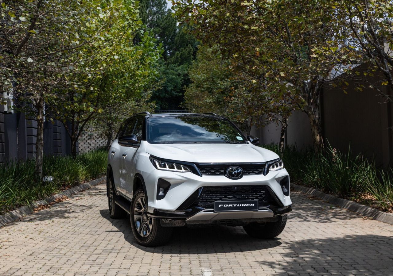 Toyota Fortuner 2025: Premium 7-Seater...