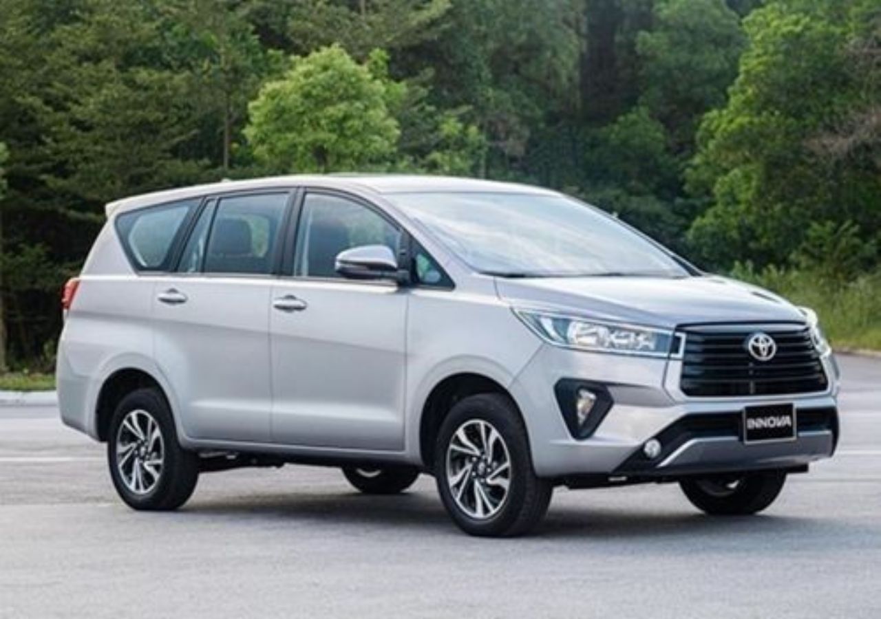 Toyota Innova Crysta 2025 Review:...