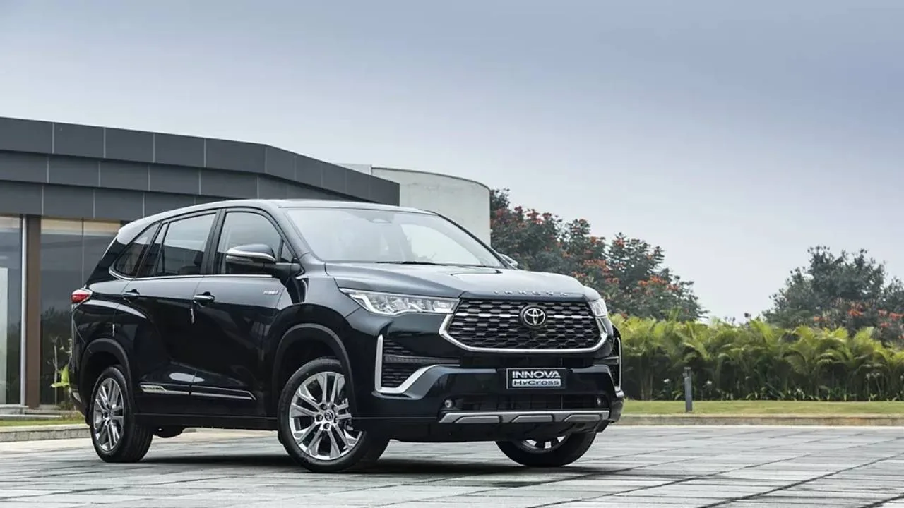 Toyota Innova HyCross: A Perfect...