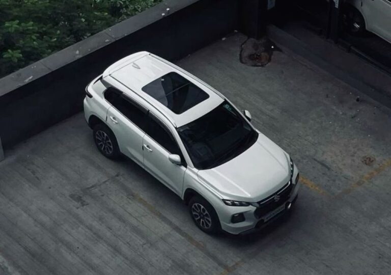 Toyota Innova HyCross Redefined: SUV Styling, Hybrid Efficiency & Premium Comfort in One Package”