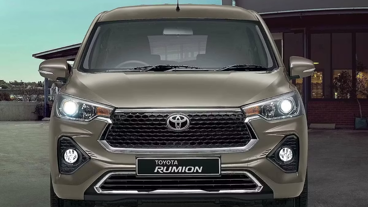 Toyota Rumion CNG 2025: All...