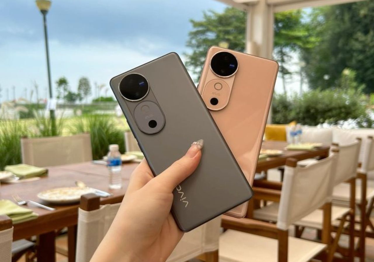 Vivo V40 5G 2025 Review:...