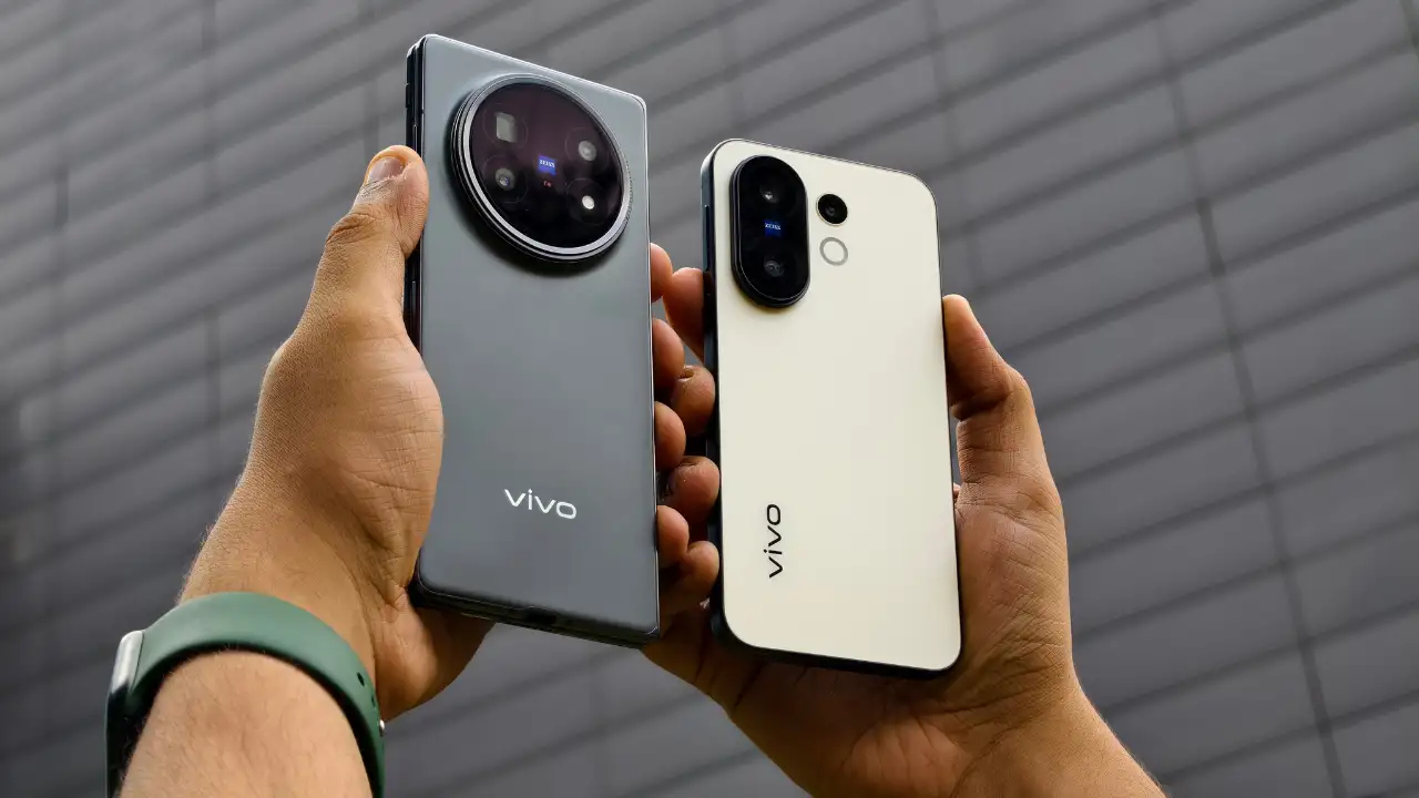 Vivo X200 FE and X...