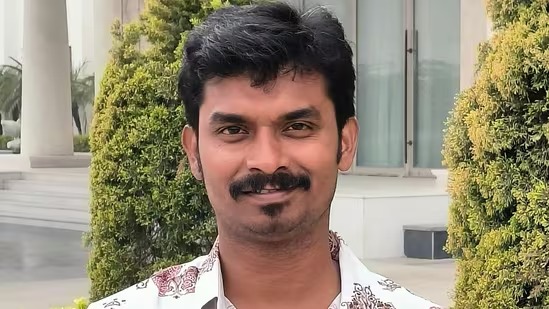 Bihar Boy Who Earned ₹100...