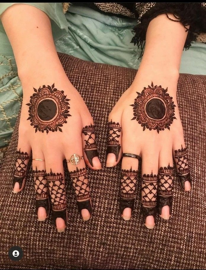 Trendy Mehndi Designs for Hariyali...