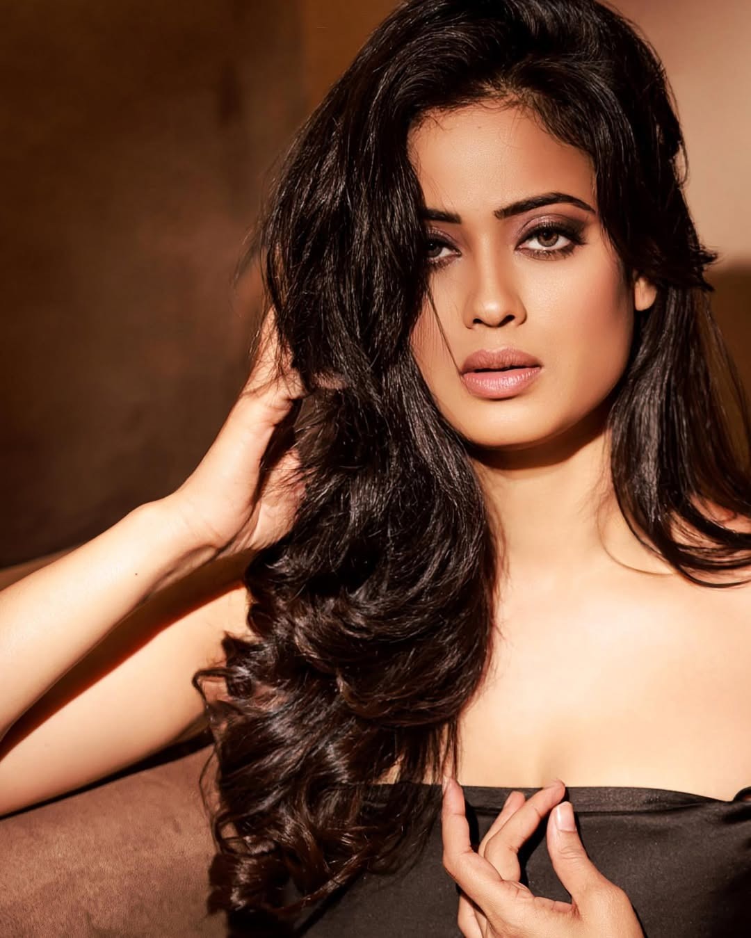 Shweta Tiwari Flaunts Her Killer...