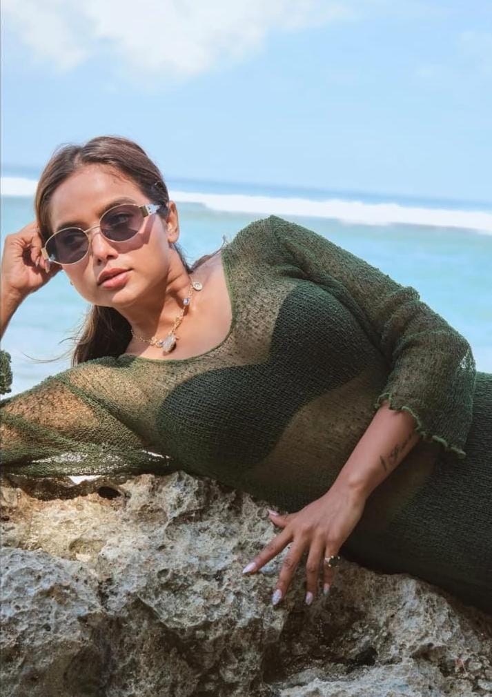 Manisha Rani Flaunts Her Bold...