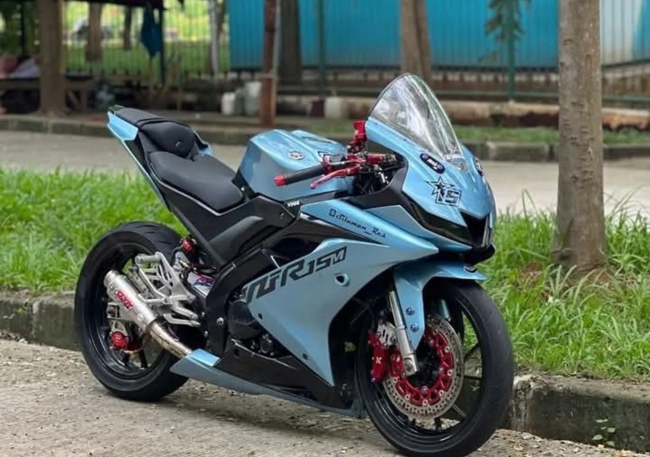 Yamaha R15 V4 2025 Review:...