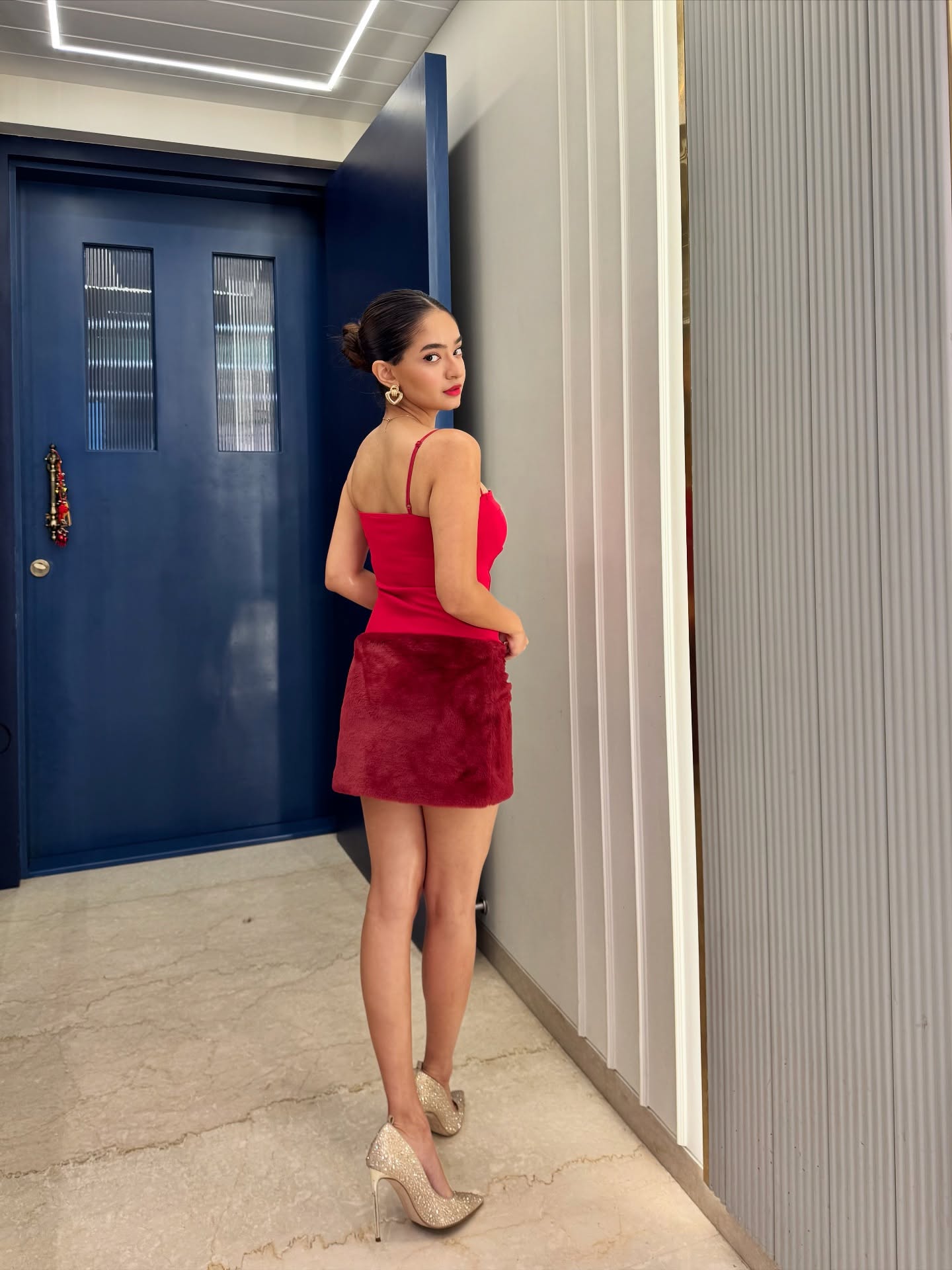 Anushka Sen Flaunts Curvy Figure...