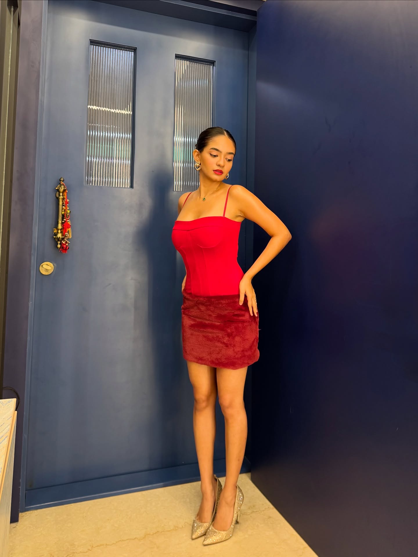 Anushka Sen Flaunts Curvy Figure...