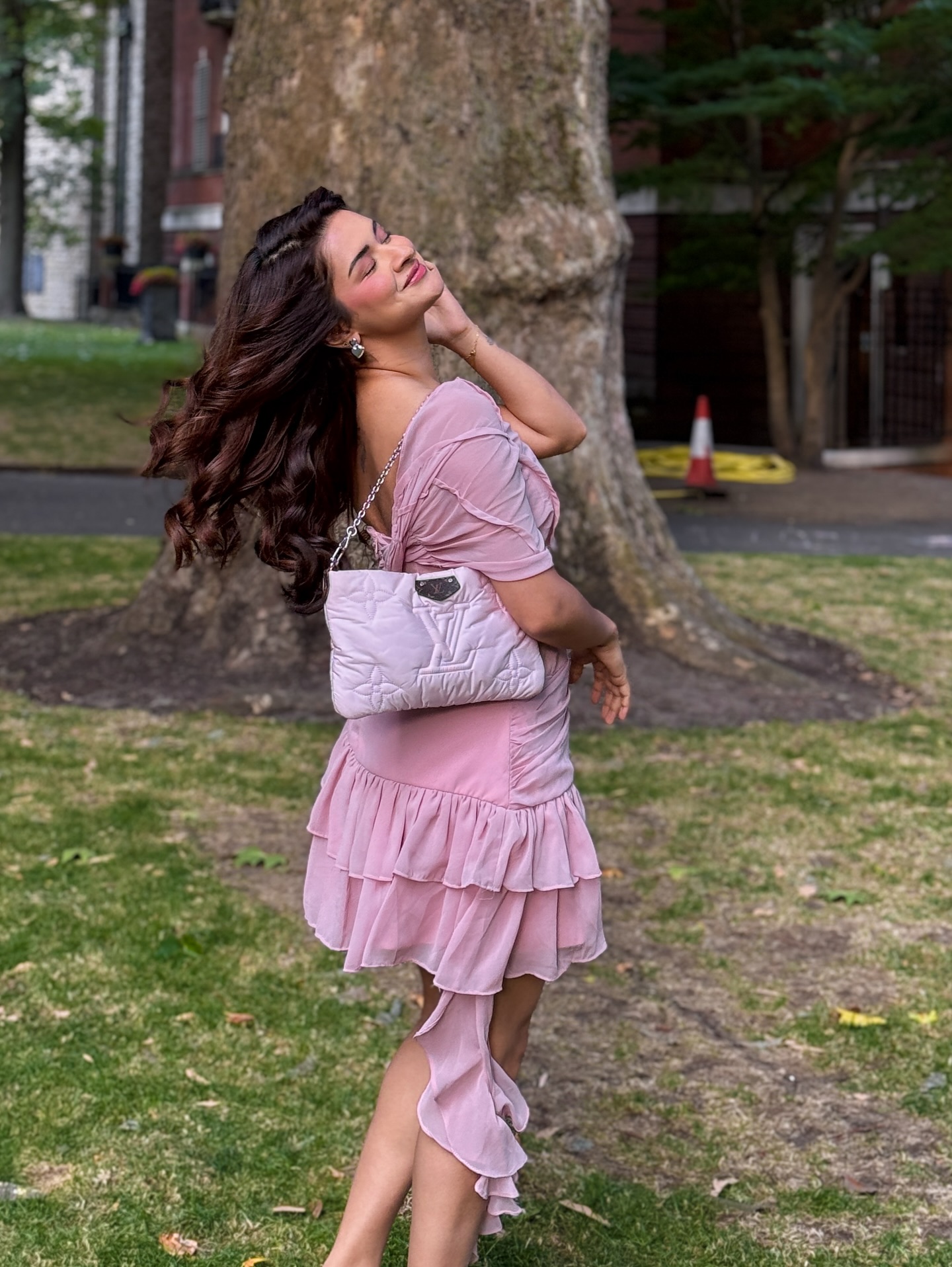 Avneet Kaur Glamorous Photo –...