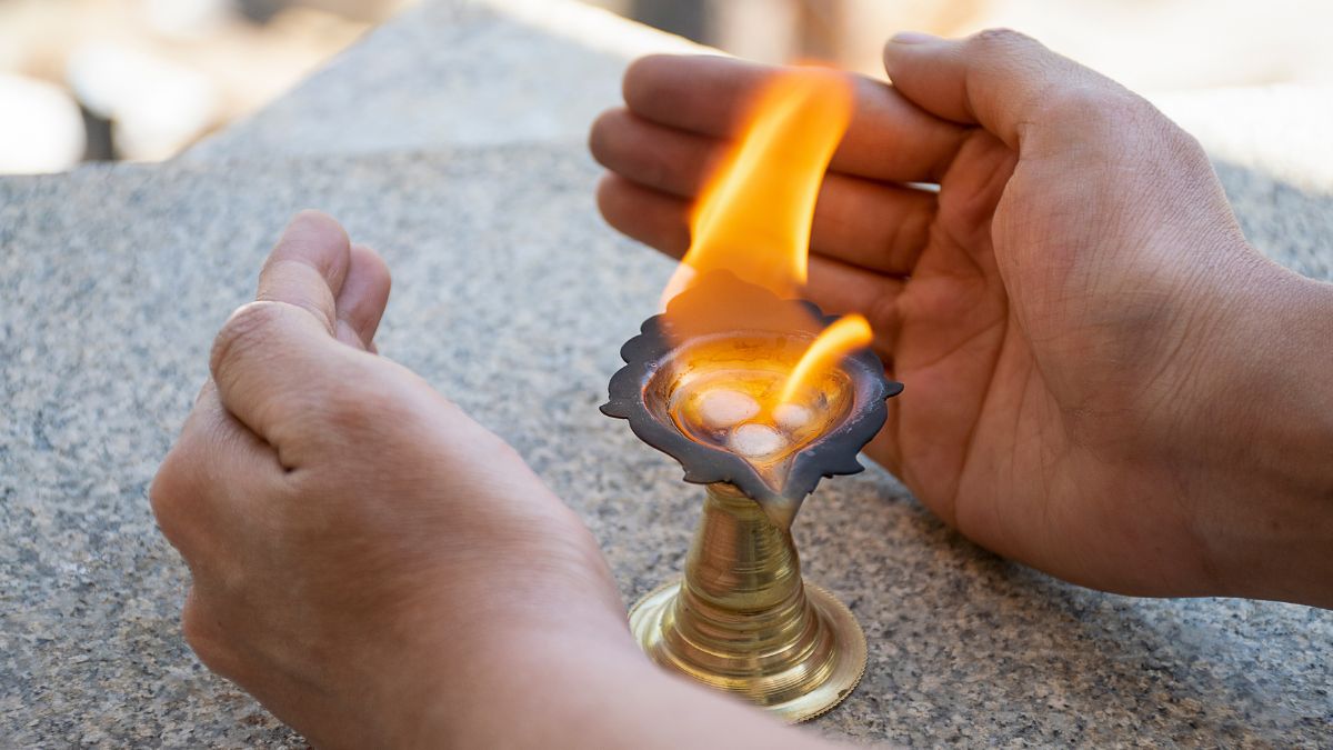 कपूर से दूर करें नकारात्मक...