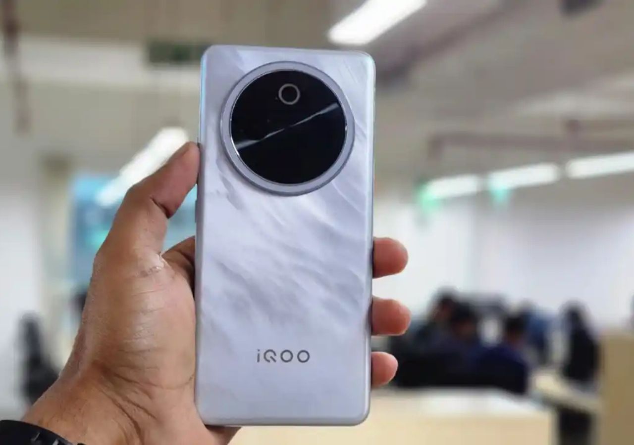 iQOO Z10 : Powerful iQOO...