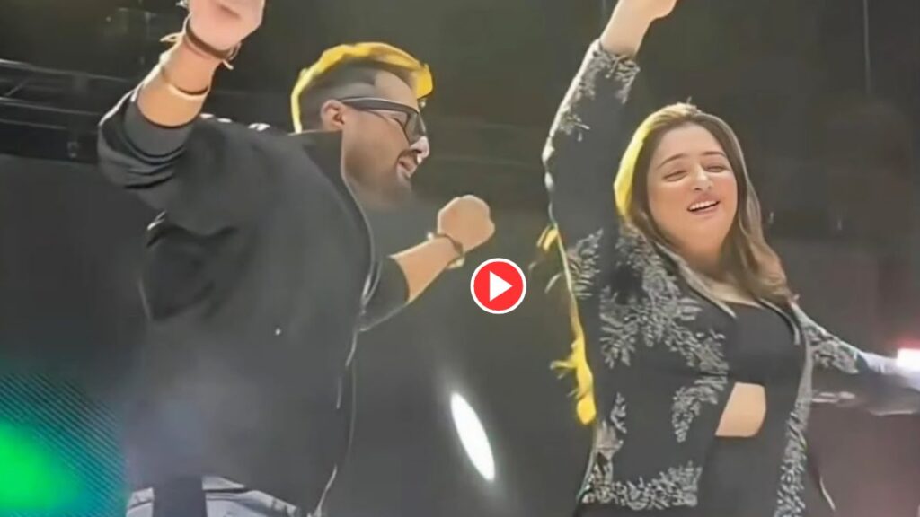 Must-Watch Khesari Lal Yadav & Aamrapali Dubey Hot Live Performance -“Kamariya Aithe Lagi Ho” Viral On Internet