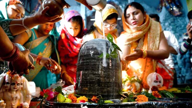 Sawan 2025 Third Monday Vrat-Know Muhurat, Puja Process, Shiv Aarti & What Makes It Auspicious