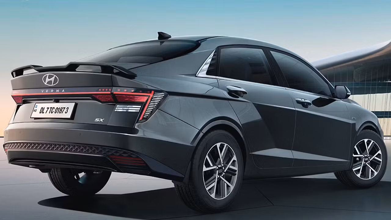 Verna Exterior Right Rear Three Quarter