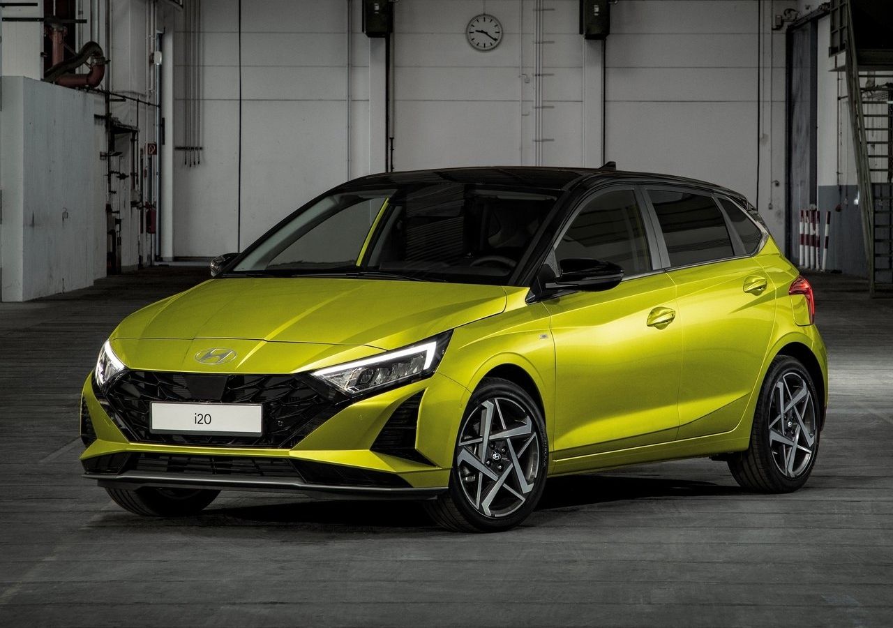 Why Hyundai i20 Sportz 2025...