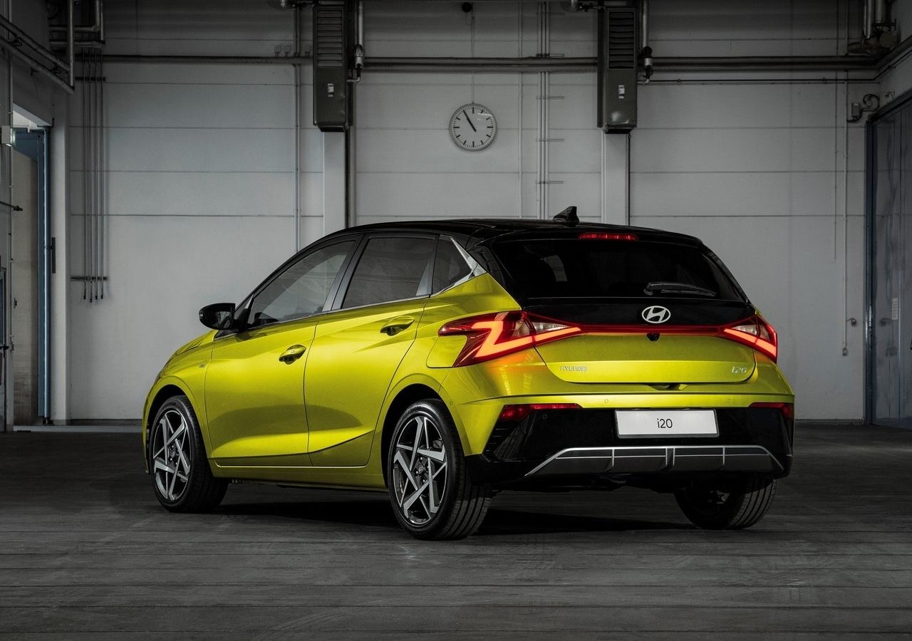 Why Hyundai i20 Sportz 2025...