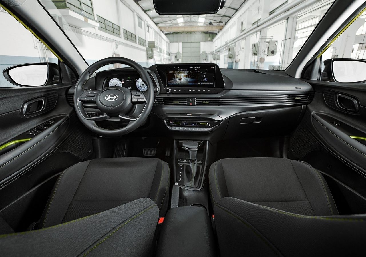 Why Hyundai i20 Sportz 2025...