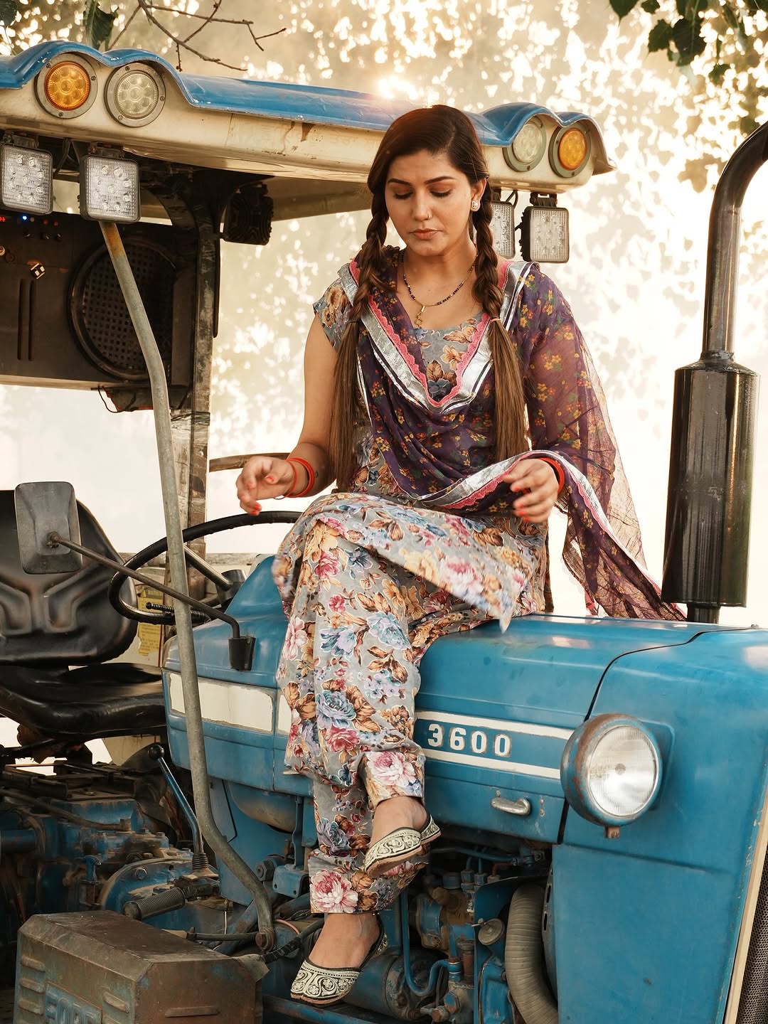 Sapna Choudhary Killer Desi Look...