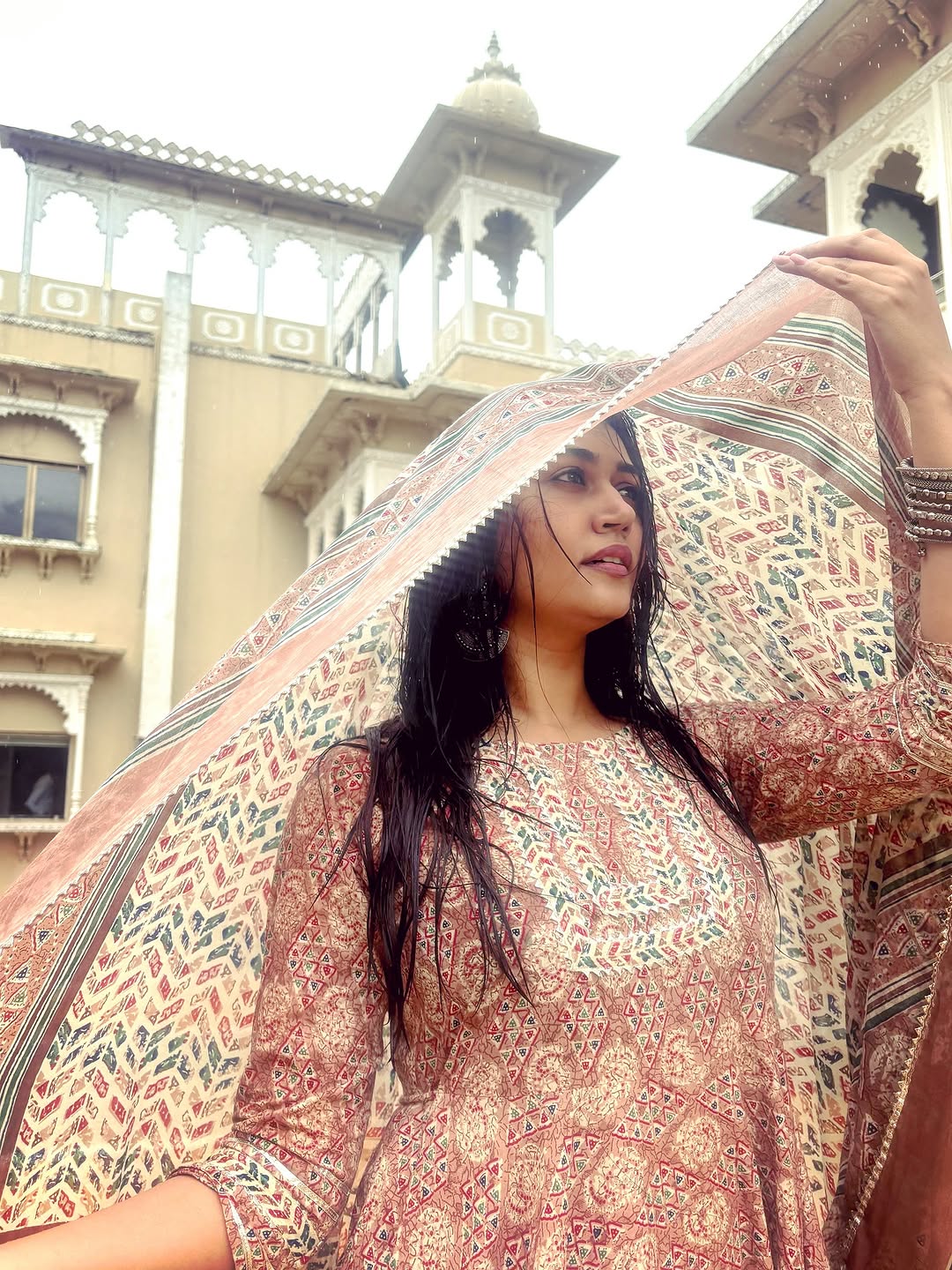 ‘Panchayat’ Star Saanvikaa Sets Internet...