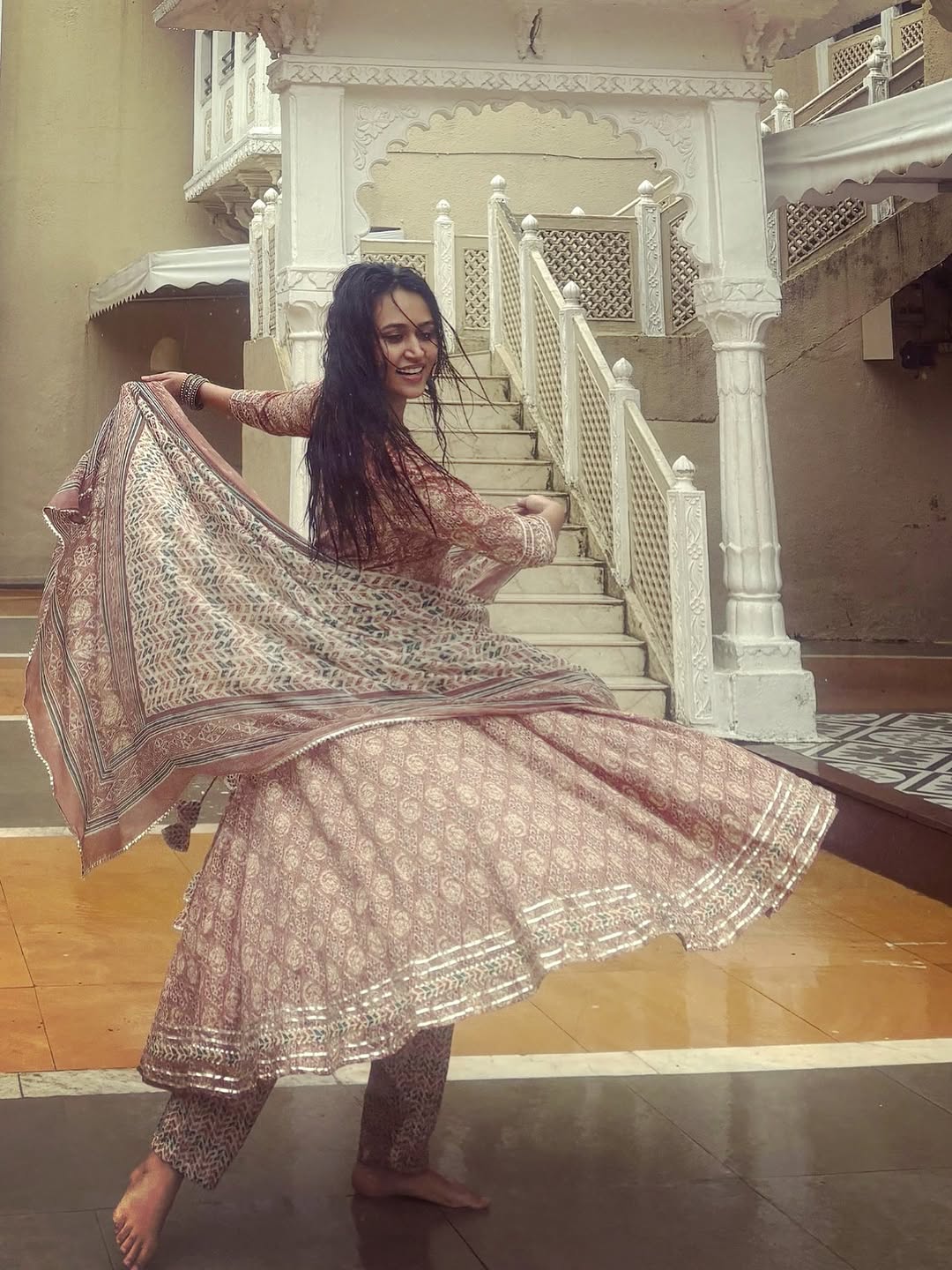 ‘Panchayat’ Star Saanvikaa Sets Internet...