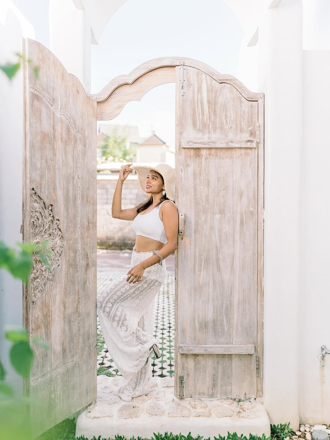 Manisa Rani Hot Curvy Figure...