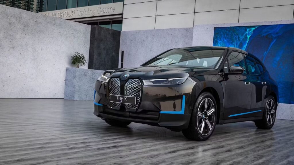 BMW iX 2025: Luxury Electric Car with 402 Bhp Power and 500km Range