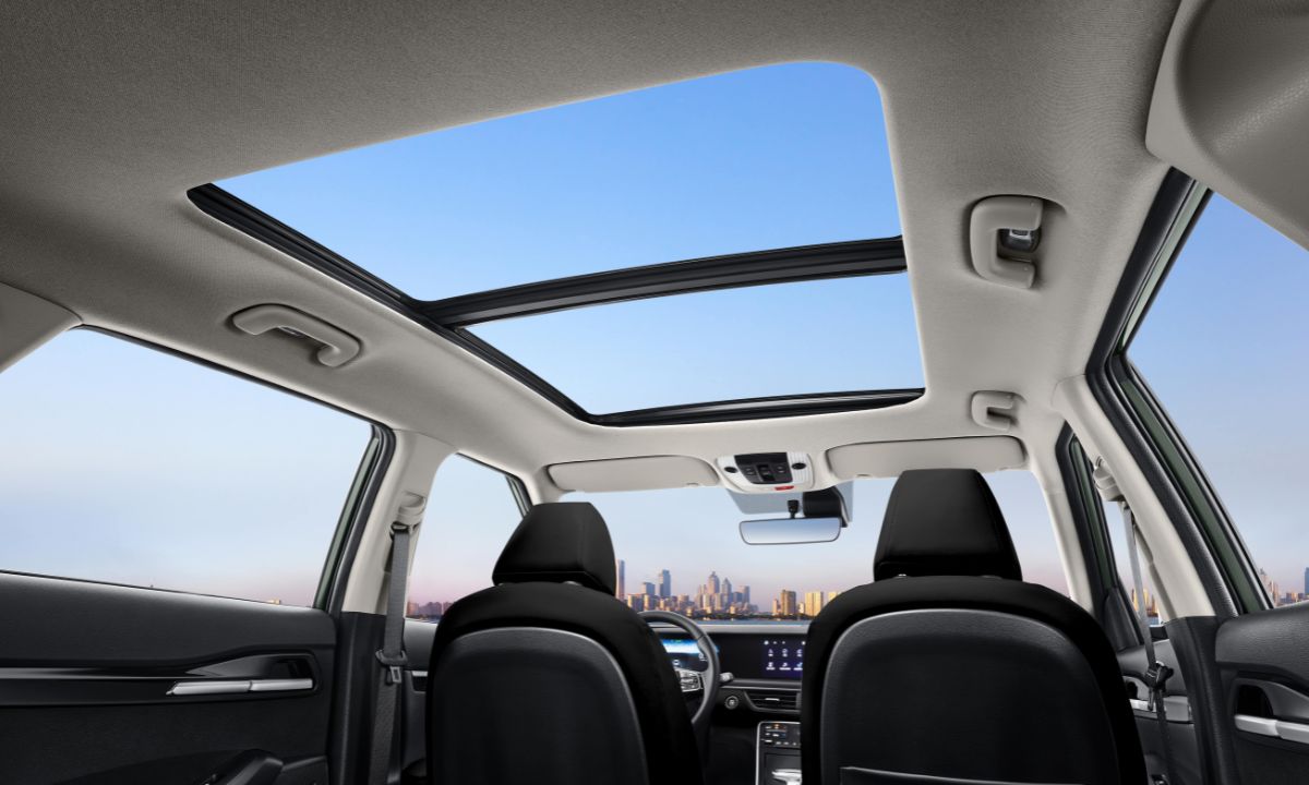 Best Infotainment system And Sunroof Under 20 Lakh