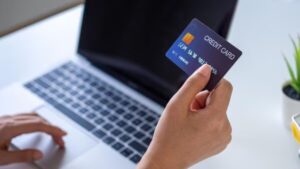 Excessive use of credit card can become a problem, there will be a big loss