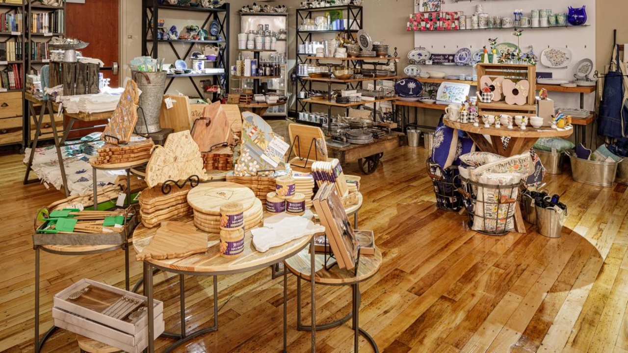 Customized Gift & Souvenir Shops