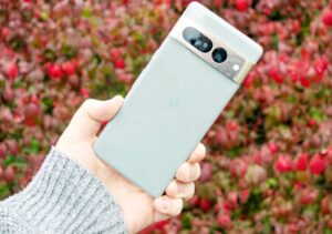 Google Pixel 8 Pro : The Stylish Mid-Range Contender