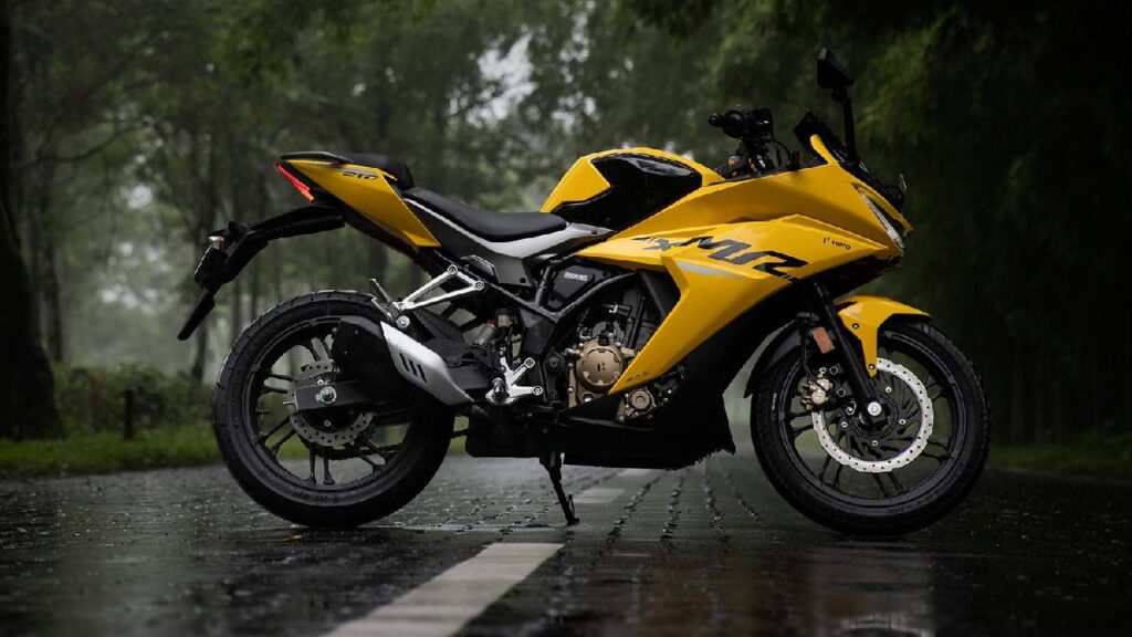 Hero Karizma Xmr 210: Bike Comes with Strong Power, Sporty Look and Great Features