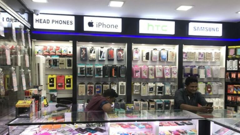 How Shopkeepers Earn on Phones