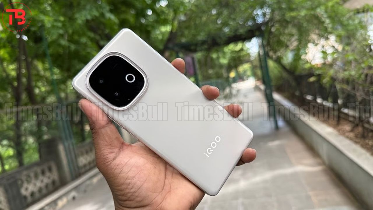 Iqoo Neo 10 Phone (1)