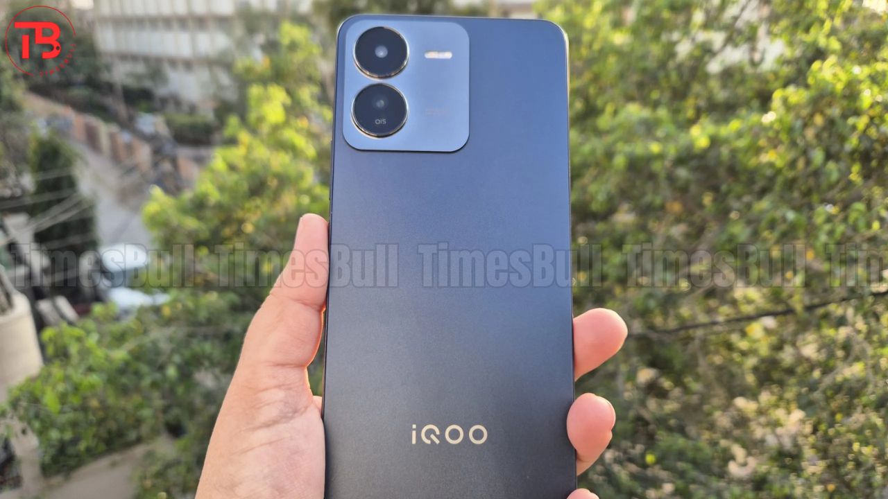 Iqoo Z9x Phone (1)