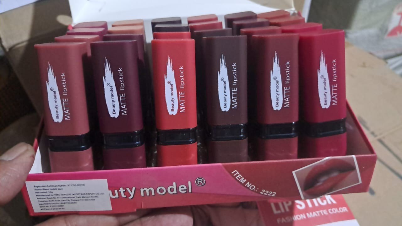 Best 5 Matte Red Lipsticks Under Rs 500 – Affordable Glam for Every  Occasion - Times Bull